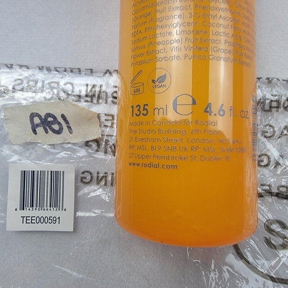 NWT Rodial Vit C brightening and renewing cleanser 4.6 FL OZ - Picture 4 of 4